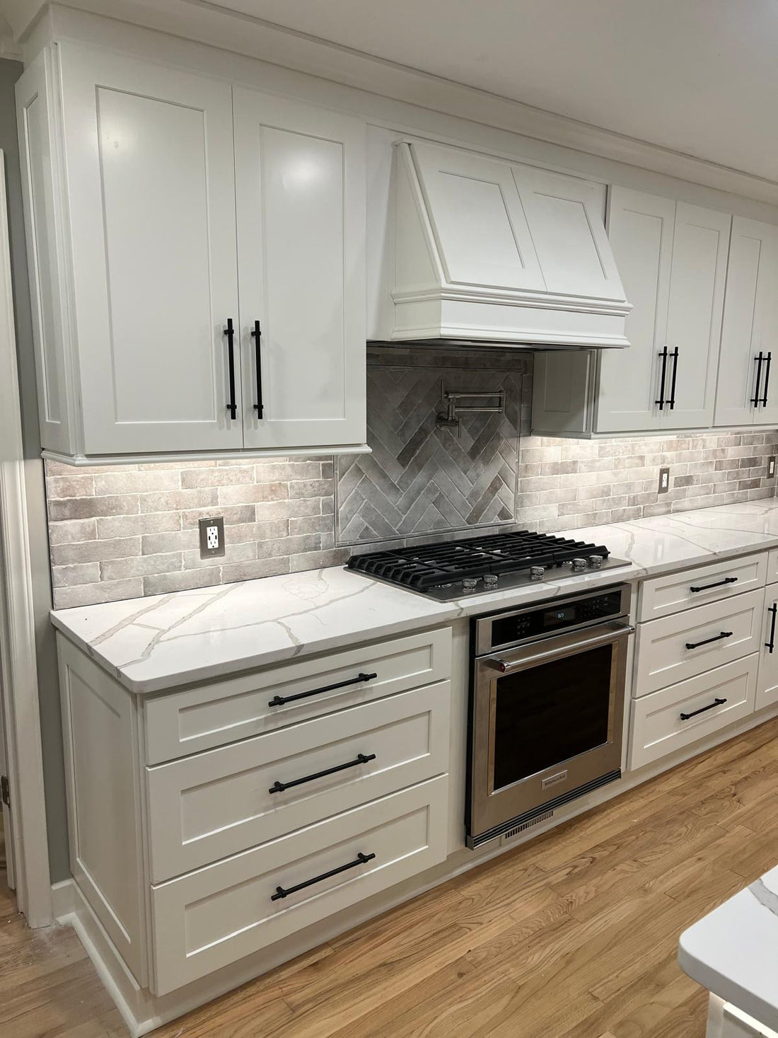 Why White Shaker Cabinets Are the Smartest Choice for Your Kitchen (And the Easiest Way to Boost Your Home’s Value)